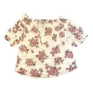 𝅺west Kei ivory floral blouse